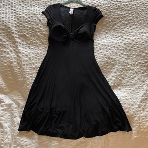 Black polyester dress